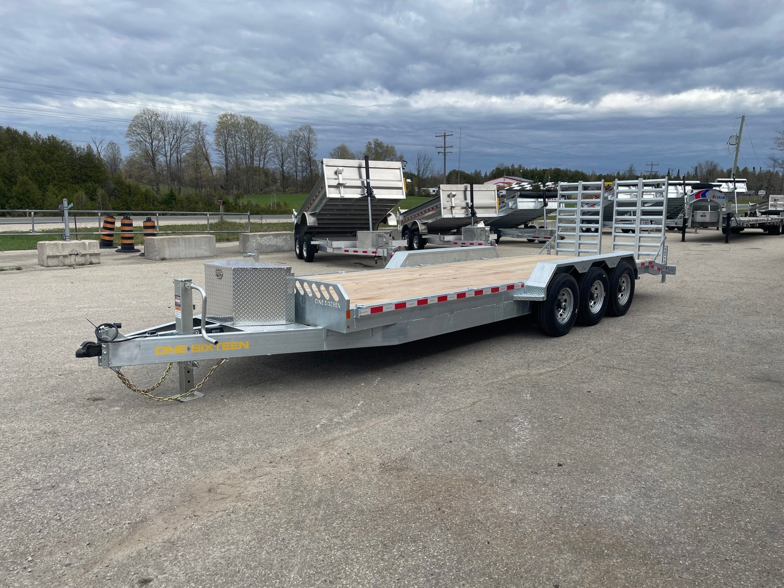 2027 One-Sixteen 82" Between Fenders ft × 26+2ft Beavertail Car/Equipment Hauler 21,000 lb GVWR