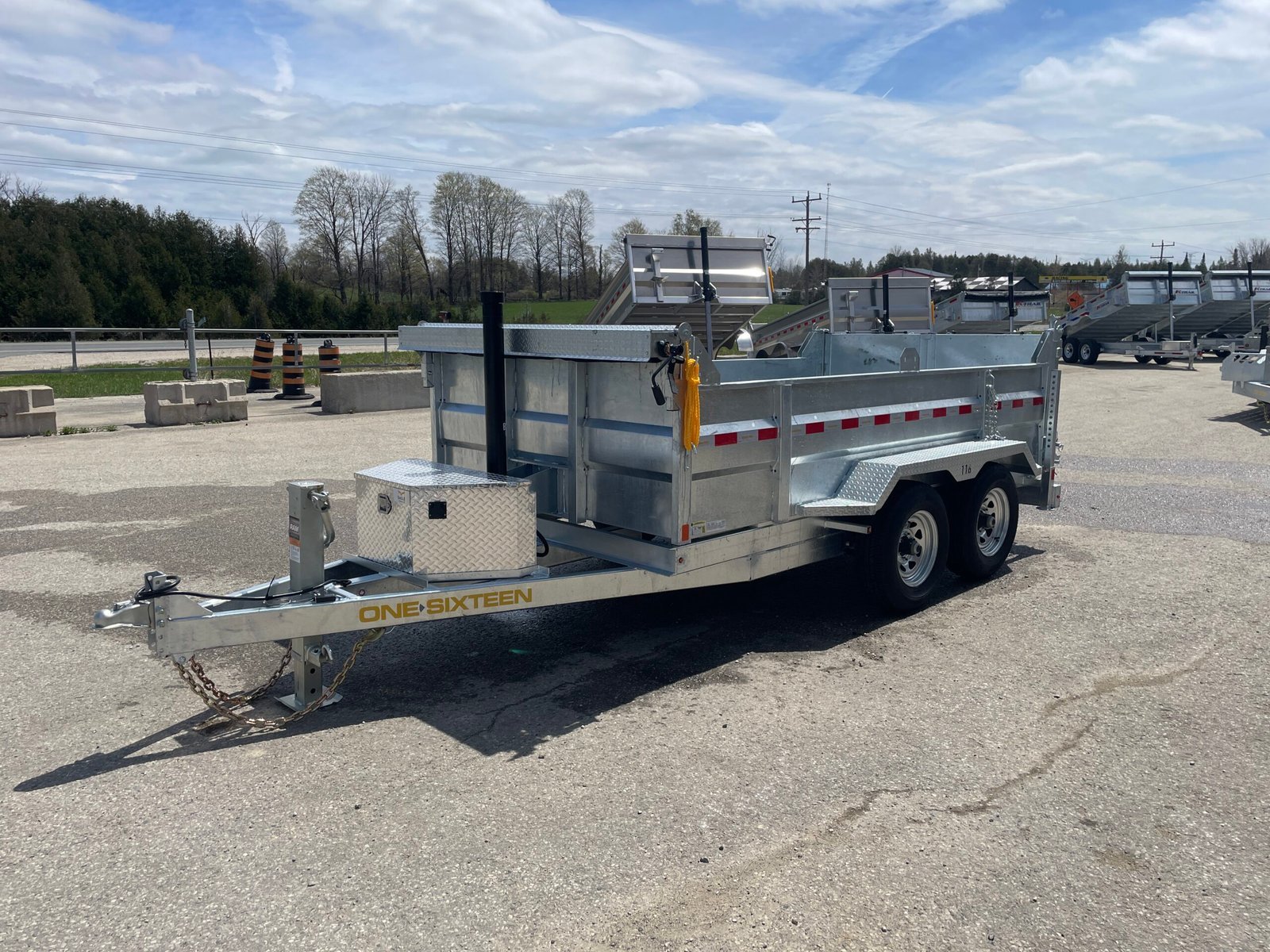 One-Sixteen Galvanized Dump Trailers 10,420lb — photo 5