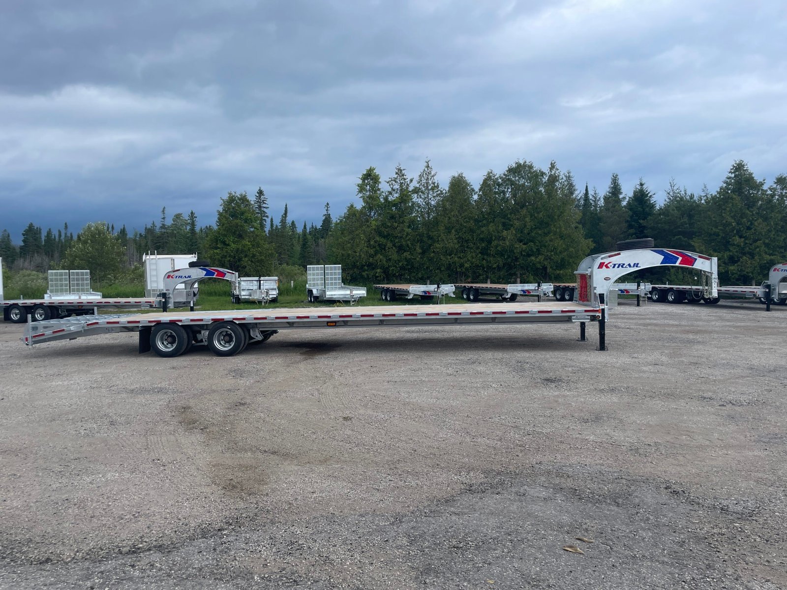 2027 K-Trail 102 in × 35+5 ft Gooseneck Flatbed 40,000 lb GVWR — photo 6
