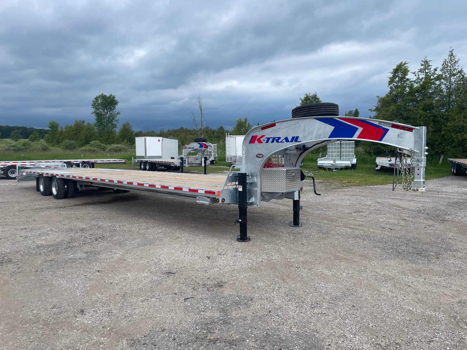 2027 K-Trail 102 in × 35+5 ft Gooseneck Flatbed 40,000 lb GVWR — photo 5