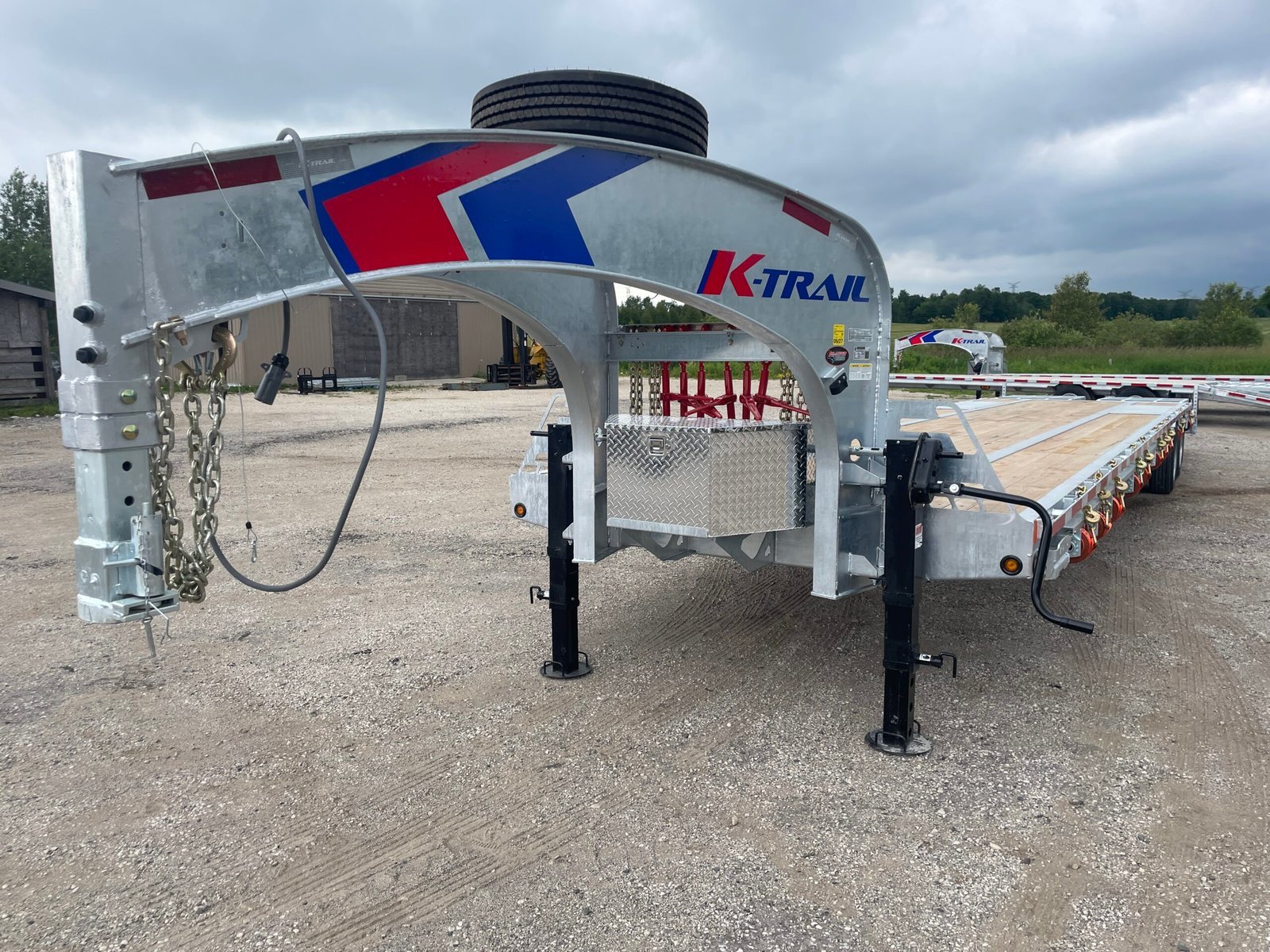 2027 K-Trail 102 in × 35+5 ft Gooseneck Flatbed 40,000 lb GVWR — photo 4