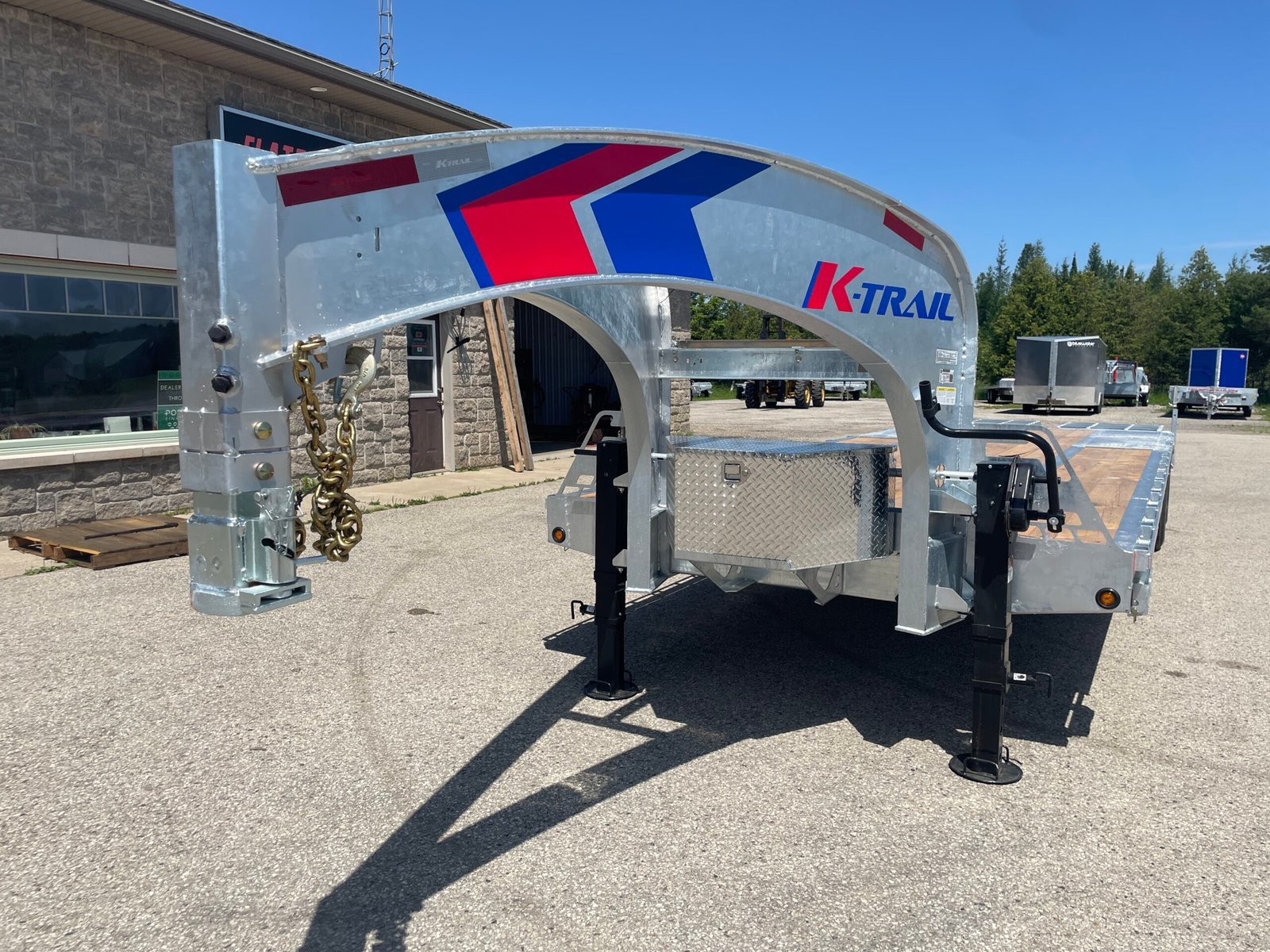 2027 K-Trail 102 in × 25+5 ft Gooseneck Flatbed 40,000 lb GVWR — photo 2