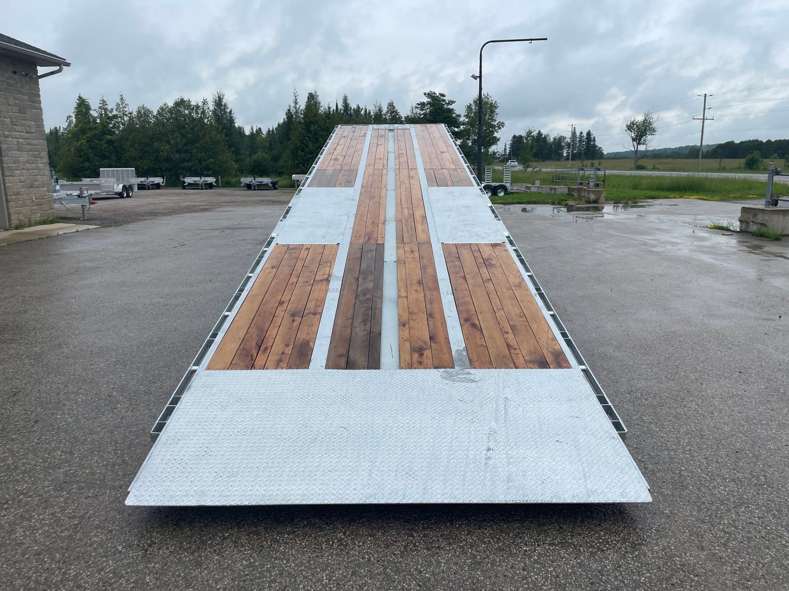 One-Sixteen Galvanized 40ft Gooseneck Tilt Trailer 36,000lb — photo 2