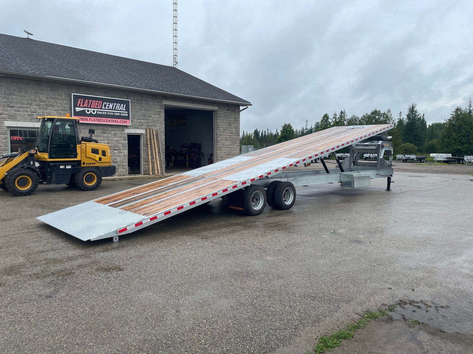 One-Sixteen Galvanized 40ft Gooseneck Tilt Trailer 36,000lb — photo 6