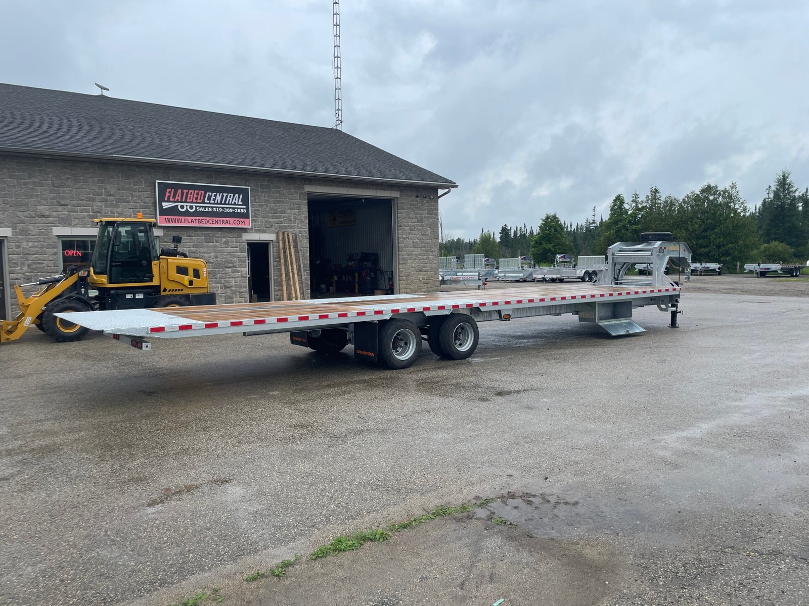 One-Sixteen Galvanized 40ft Gooseneck Tilt Trailer 36,000lb — photo 8