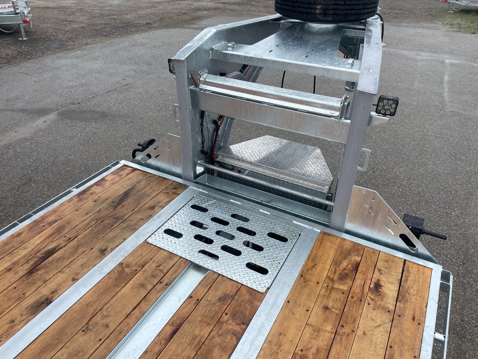 One-Sixteen Galvanized 40ft Gooseneck Tilt Trailer 36,000lb — photo 7