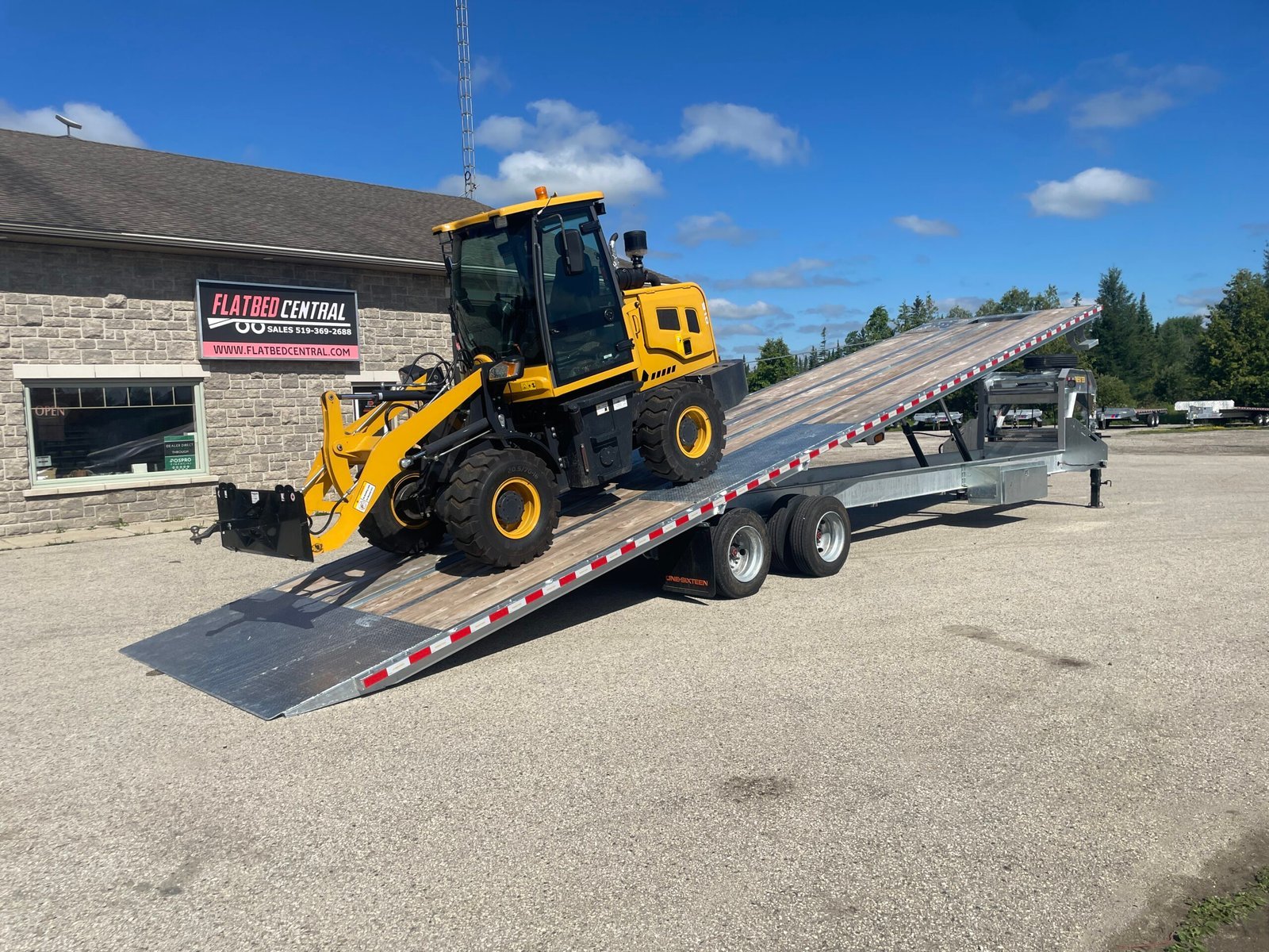 One-Sixteen Galvanized 40ft Gooseneck Tilt Trailer 36,000lb — photo 9