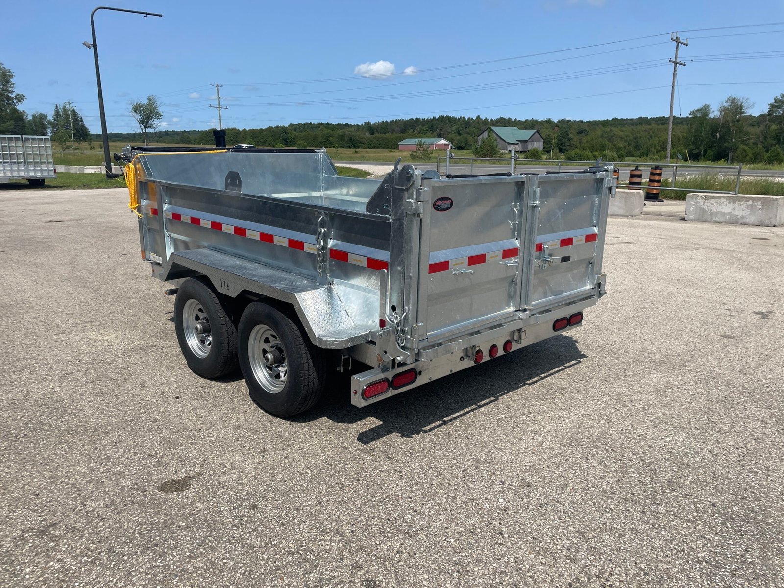 One-Sixteen 6x10ft Dump Trailer 10,420lb — photo 3