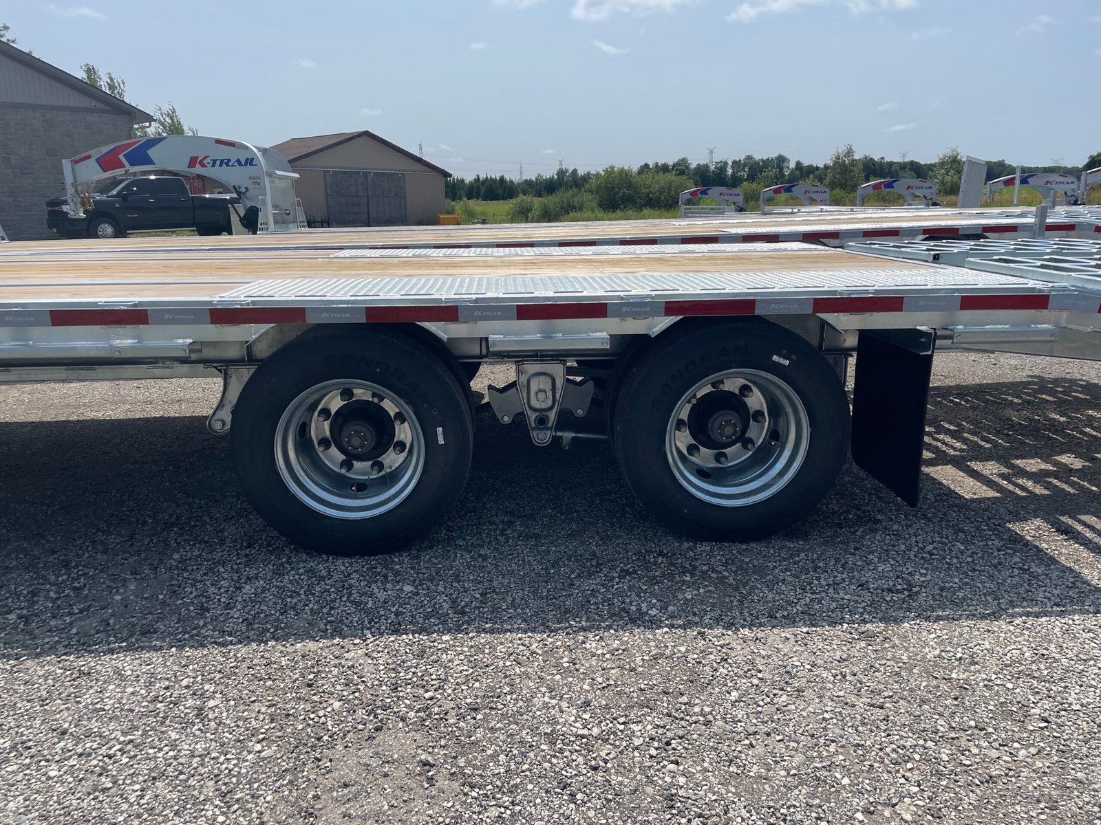 2027 K-Trail 102 in × 30+5 ft Gooseneck Flatbed 40,000 lb GVWR — photo 24