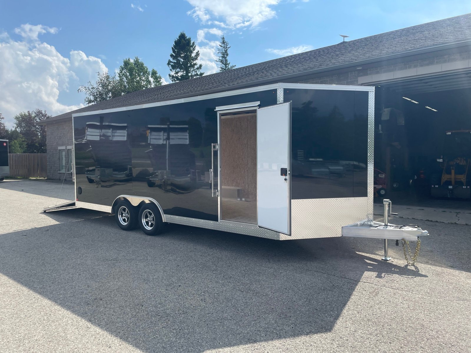 Aluminum 8.5ft Wide Enclosed 7,000lb