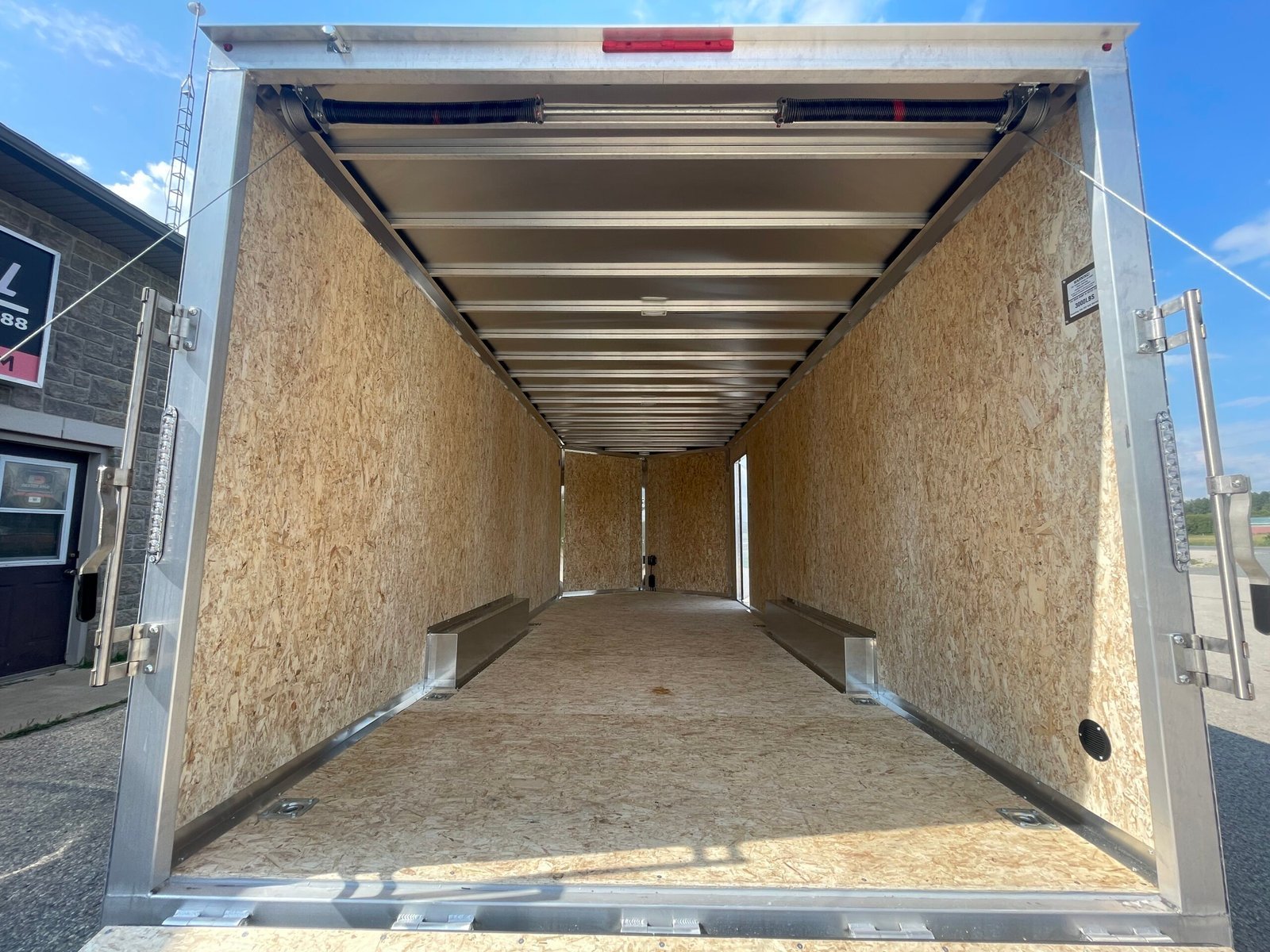 Rocklyn Aluminum 8.5x20ft Enclosed Trailer 7,000lb — photo 3
