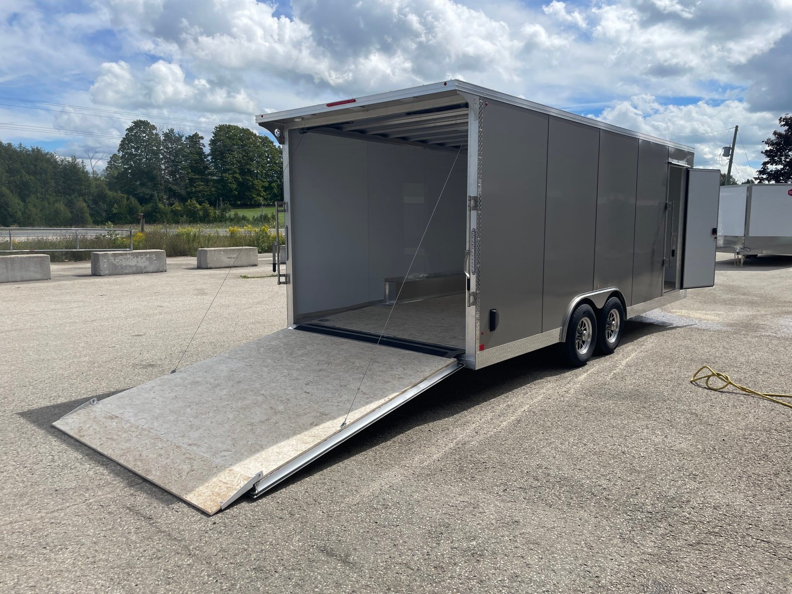 Aluminum 8.5ft Wide Enclosed 9,900lb