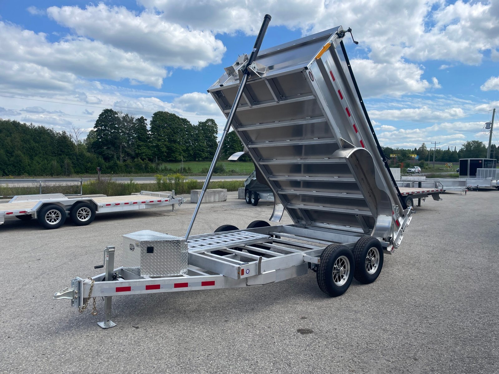 Enbeck Dump Trailers 9,900lb