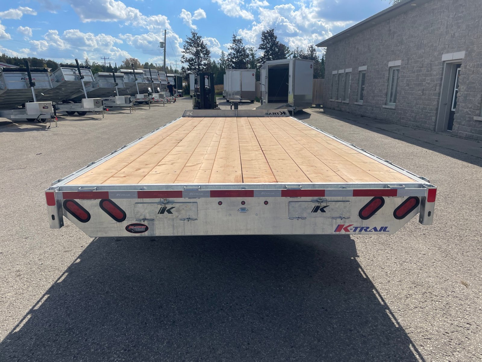 K-Trail Straight Deck Flatbeds 14,000lb — photo 4
