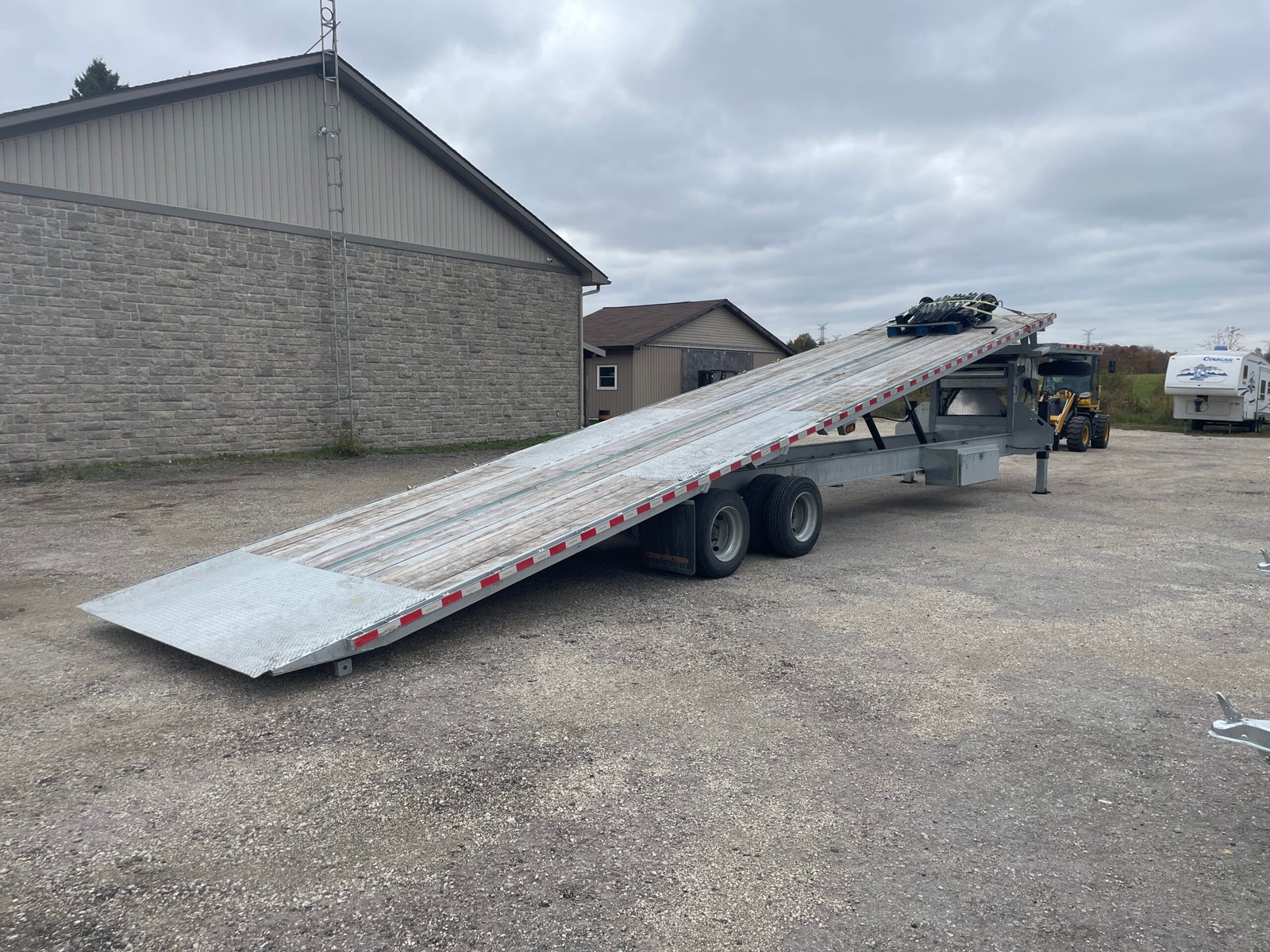 2027 One-Sixteen 102 in × 40 ft Gooseneck Flatbed 36,000 lb GVWR — photo 2
