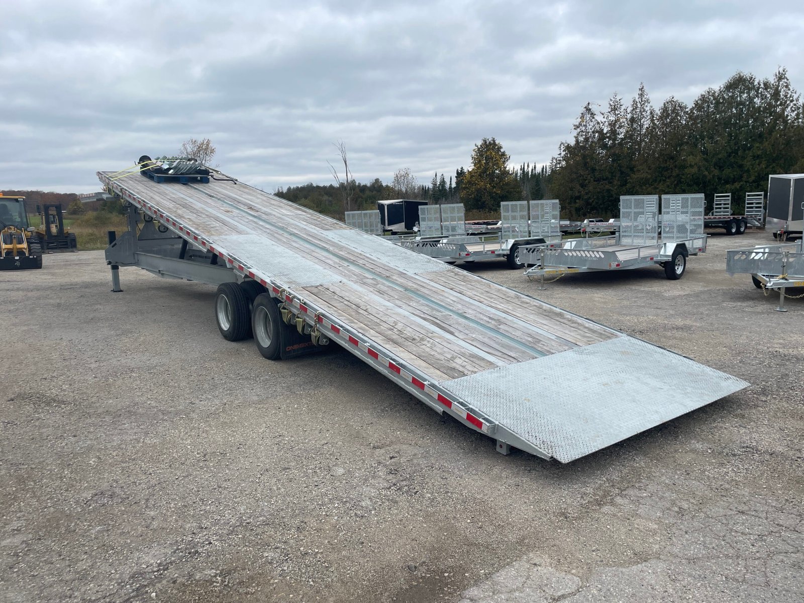2027 One-Sixteen 102 in × 40 ft Gooseneck Flatbed 36,000 lb GVWR — photo 3