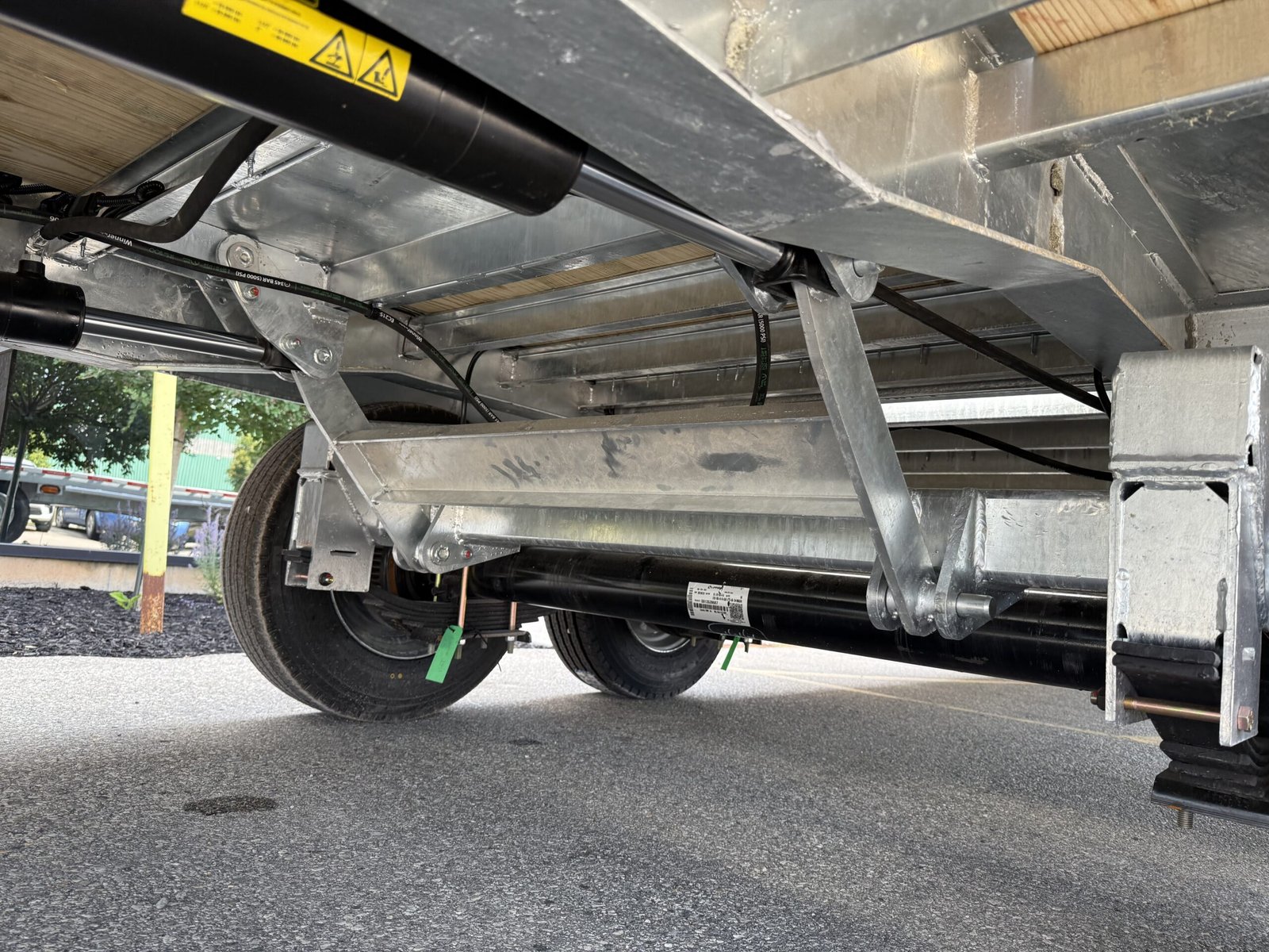 Triumph Gooseneck 35ft Hydraulic Dovetail — photo 4